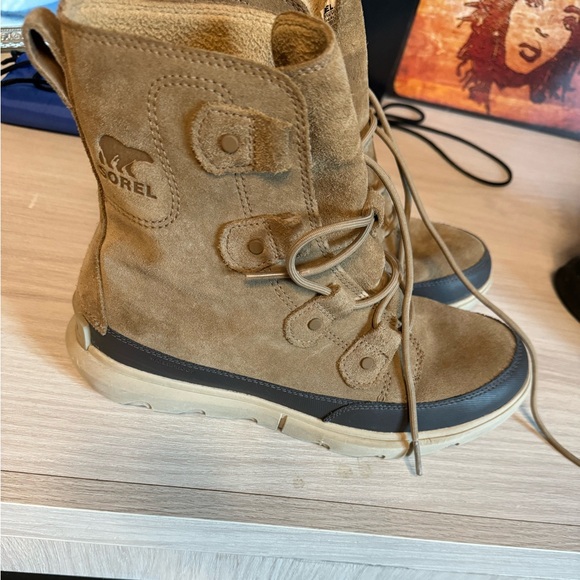 Great condition. Gently used Sorel. - Picture 1 of 2